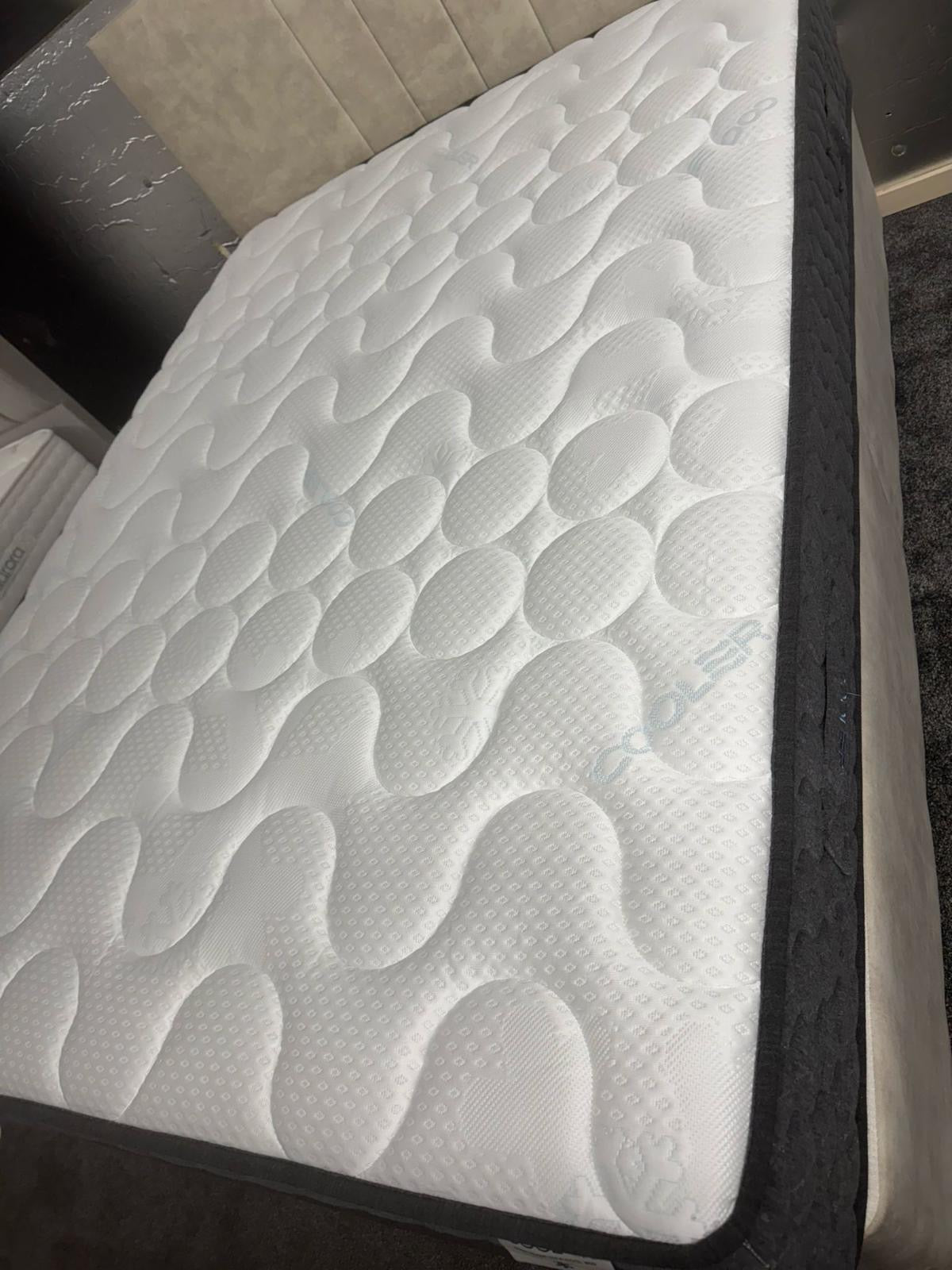 Shop display Double orchid mattress