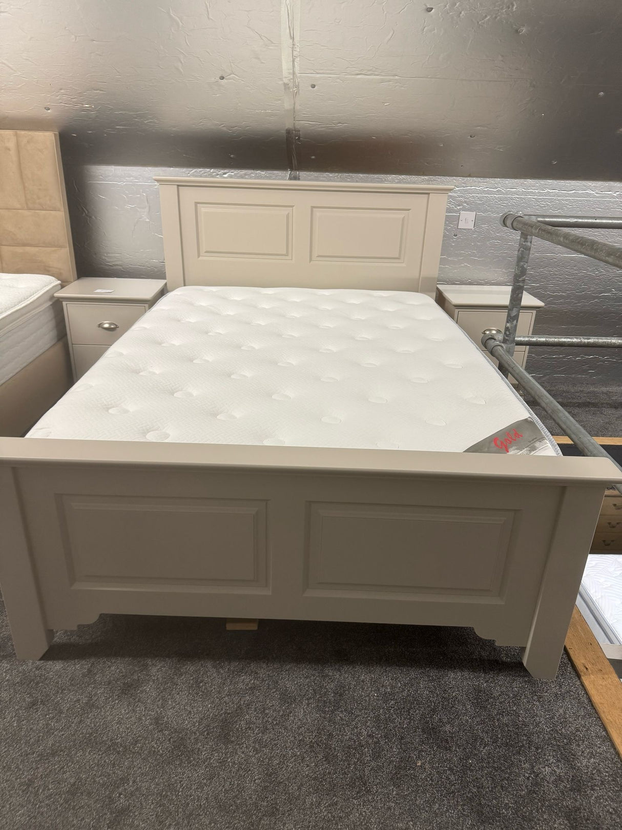 Shop display Double taupe bed frame